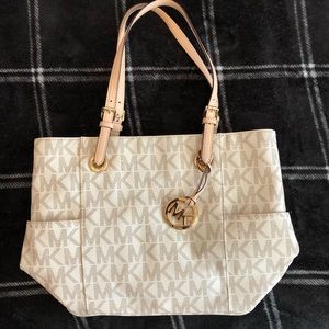 Michael Kors Logo Print Signature Vanilla Tote